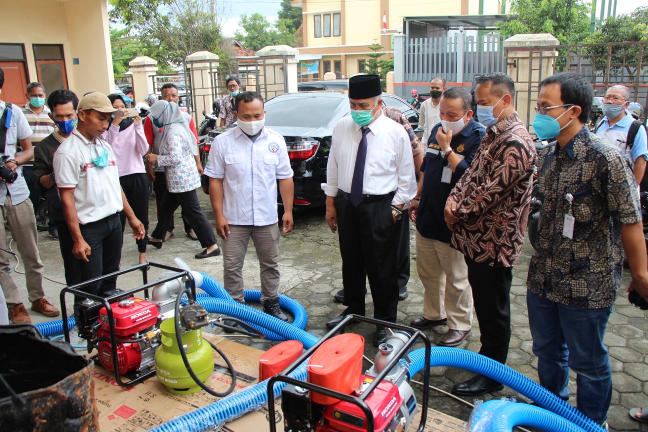 Bantu Para Petani Rofik Salurkan 400 Paket Konverter Kit 