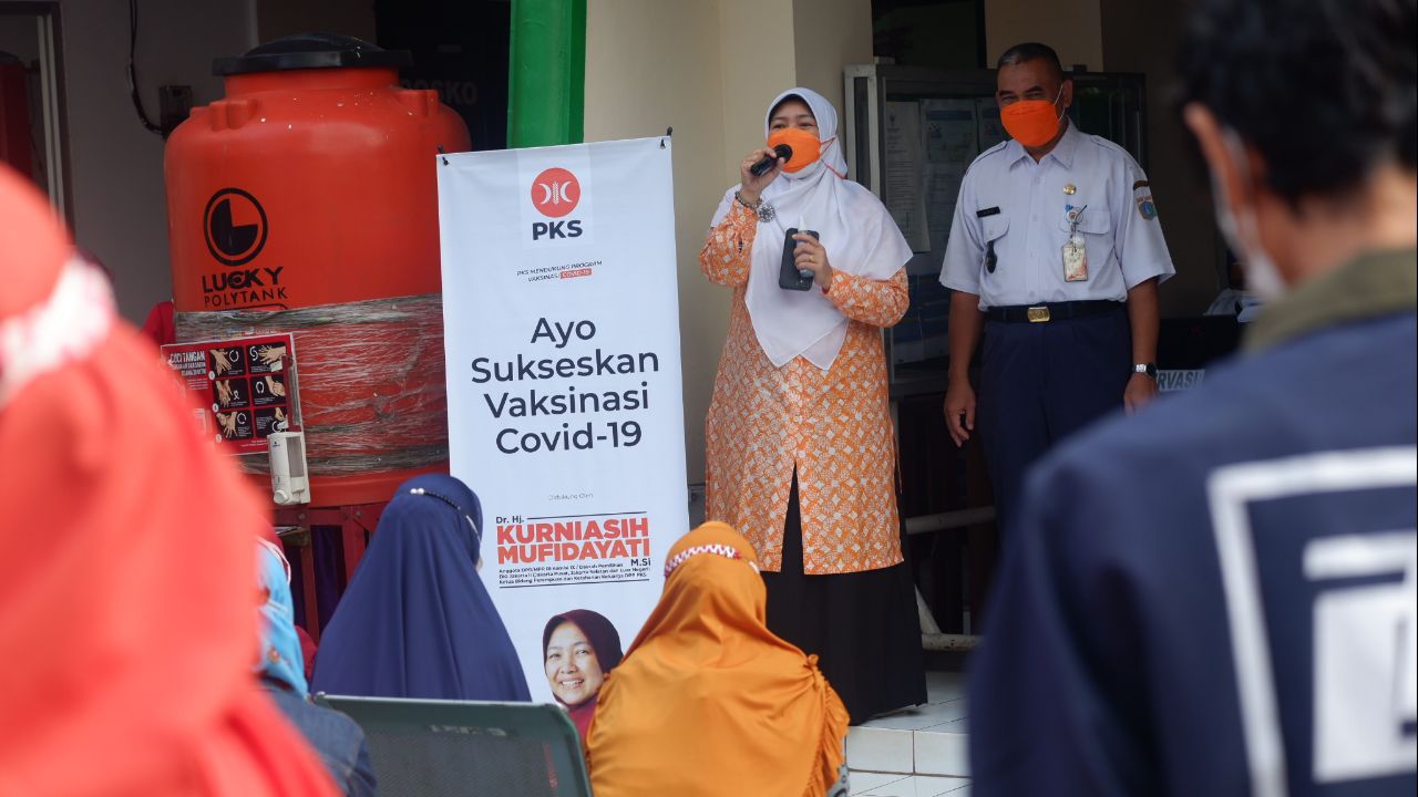 Datangi Dua Titik Vaksinasi Di Jakarta Selatan, Mufida Dukung ...