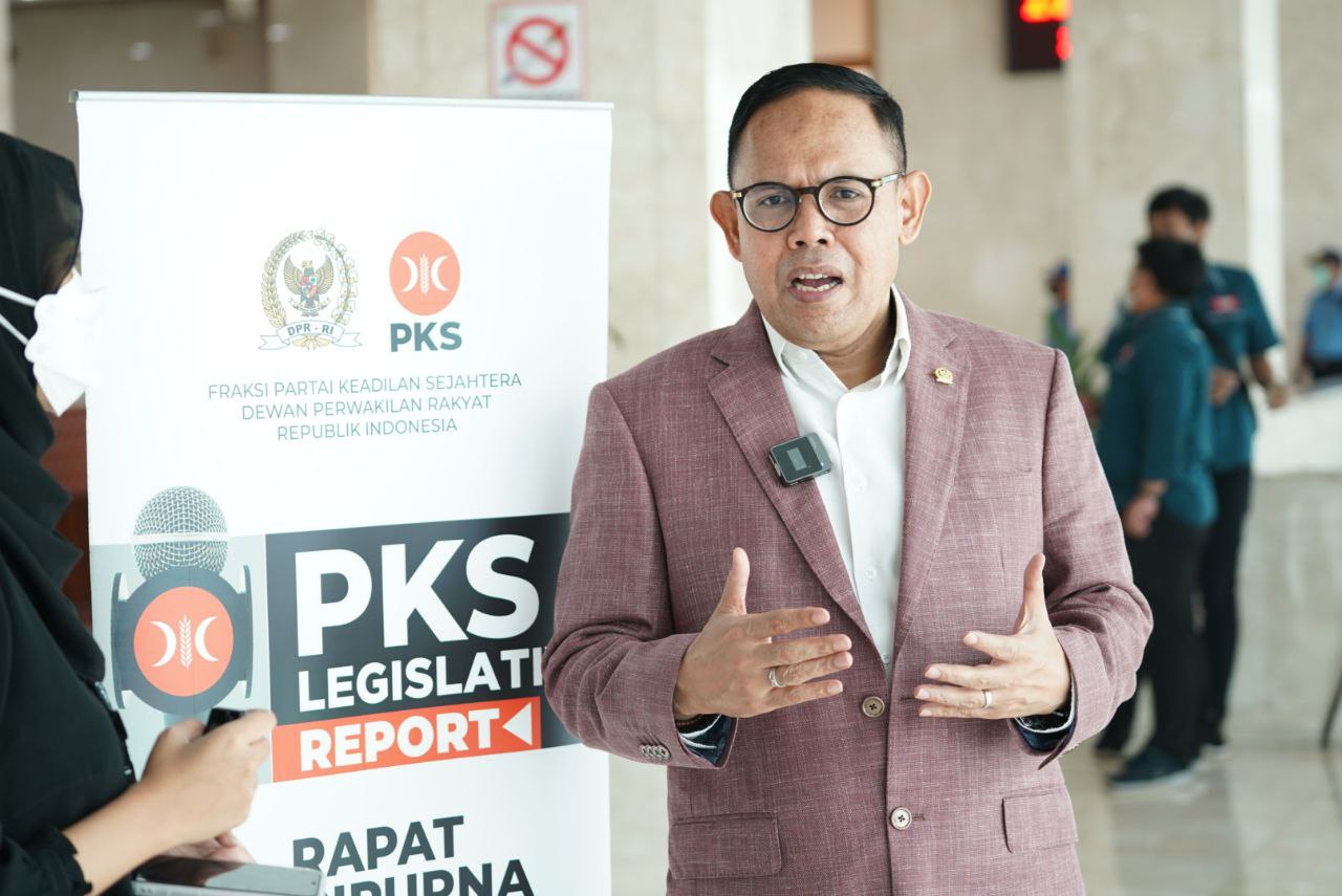 Tolak Kenaikan BBM, Anggota Komisi IV FPKS Sebut Nelayan Dan Petani ...