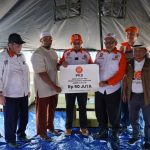 Kunjungi Pengungsi di Cianjur, Presiden PKS: Gaji Anggota DPR PKS Dipotong untuk Beri Bantuan