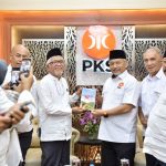Presiden PKS Ahmad Syaikhu menerima kunjungan pengurus Koperasi Pasar Seluruh Indonesia (Kopassindo) di kantor DPTP PKS