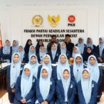 Fraksi PKS DPR RI menerima kunjungan SMP Nurul Fikri, Kab. Serang di Ruang Rapat Fraksi PKS, Gedung Nusantara I, Senayan.