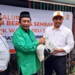 Tifatul Sembiring Terjun Langsung Tinjau Pengungsian Banjir, PKS Salurkan 2.500 Paket Sembako untuk Warga Terdampak