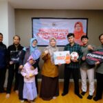 Kurniasih Dorong Olahraga Jadi Gaya Hidup, Serahkan Bantuan Alat Olahraga untuk Warga Mampang Prapatan