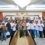 FPKS DPR RI Menerima Audiensi Perangkat Kelurahan Jatimulya dan Warga Desa Karang Satria Kabupaten Bekasi