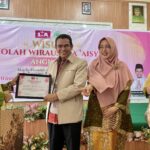 Wisuda Sekolah Wirausaha ‘Aisyiyah Riau, Hendry Munief Tekankan Potensi Perempuan Gerakkan UMKM