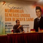 Pembekalan Mahasiswa KIP, Abdul Kharis: Indonesia Butuh Generasi Pintar Sekaligus Berakhlak