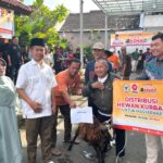 Tebar Manfaat di Momen Idul Adha, Rofik Hananto Distribusikan Hewan Kurban untuk Masyarakat Dapil Jateng VII