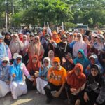 Senam Bersama DPC PKS Tuah Madani, Hendry Munief Ajak Warga Jaga Kesehatan Keluarga