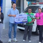 Perkuat Layanan Kesehatan Halut, Anggota DPR RI Izzuddin Alqassam Kasuba Bersama BRI Serahkan Ambulans kepada Yayasan Al-Misbah