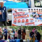 Tanggulangi Kekeringan di Mempawah, Alifudin dan PKS Salurkan 16.000 Liter Air Bersih untuk Ratusan KK