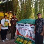 Riyono Caping Salurkan Bantuan Benih Padi ke 50 Poktan Ngawi