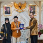 Ketua Fraksi PKS DPR RI Menerima Kunjungan Rombongan Cahyadi Takariawan ke Fraksi PKS DPR RI